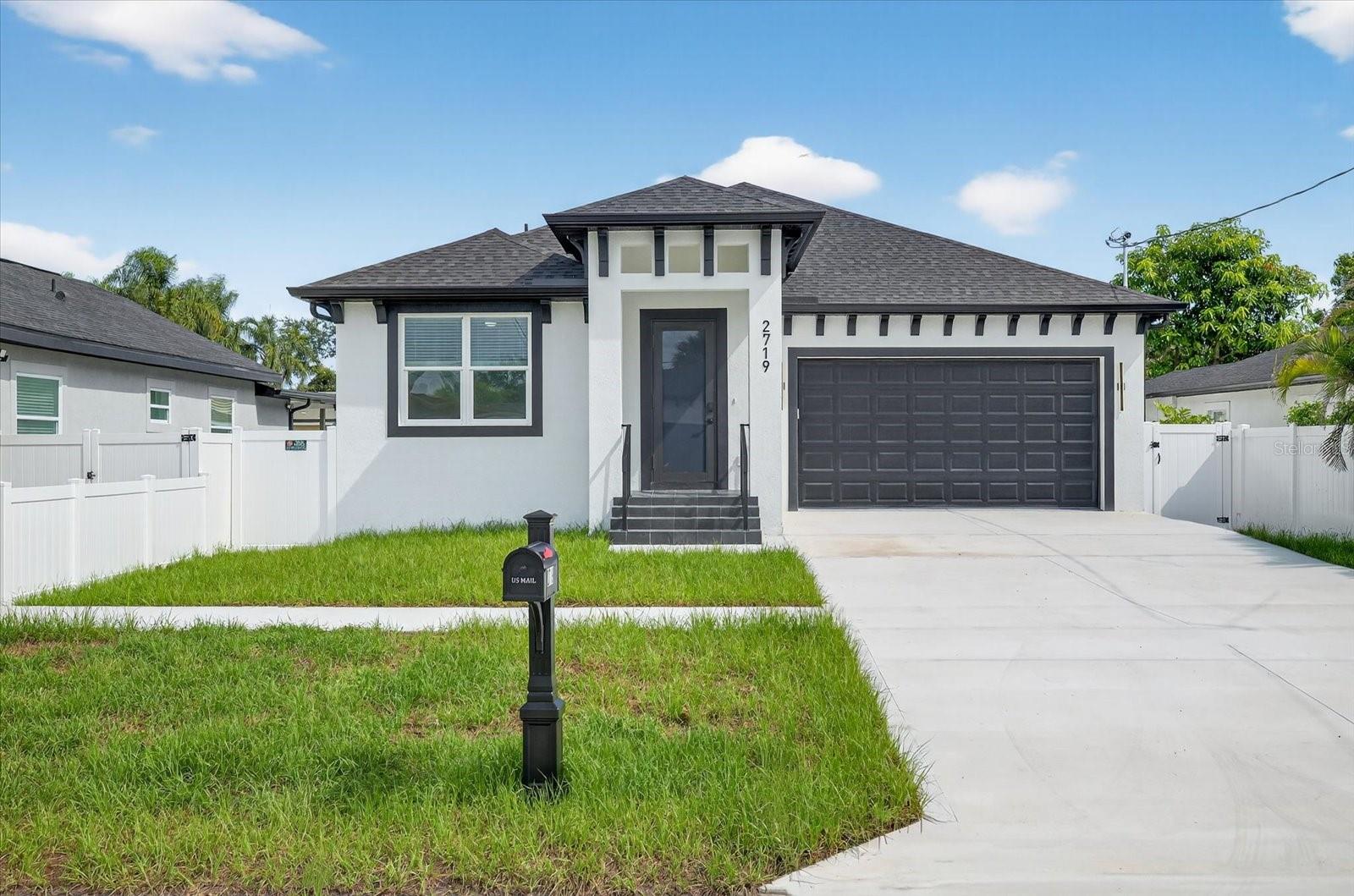2719 W Saint John St, Tampa, FL 33607 photo