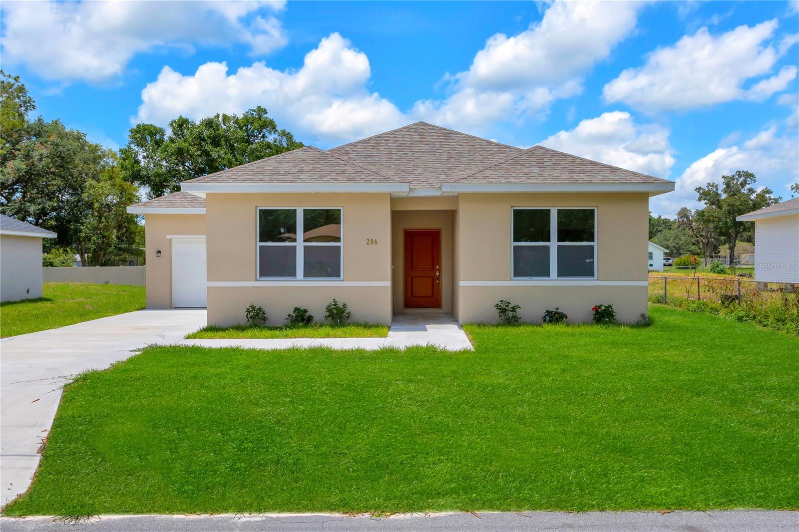 206 Crescent Dr, Lakeland, FL 33805