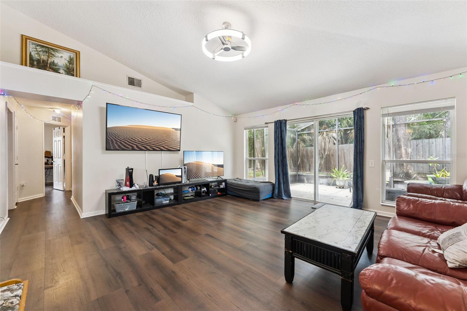 266 Hanging Moss Cir, Lake Mary, FL 32746 photo