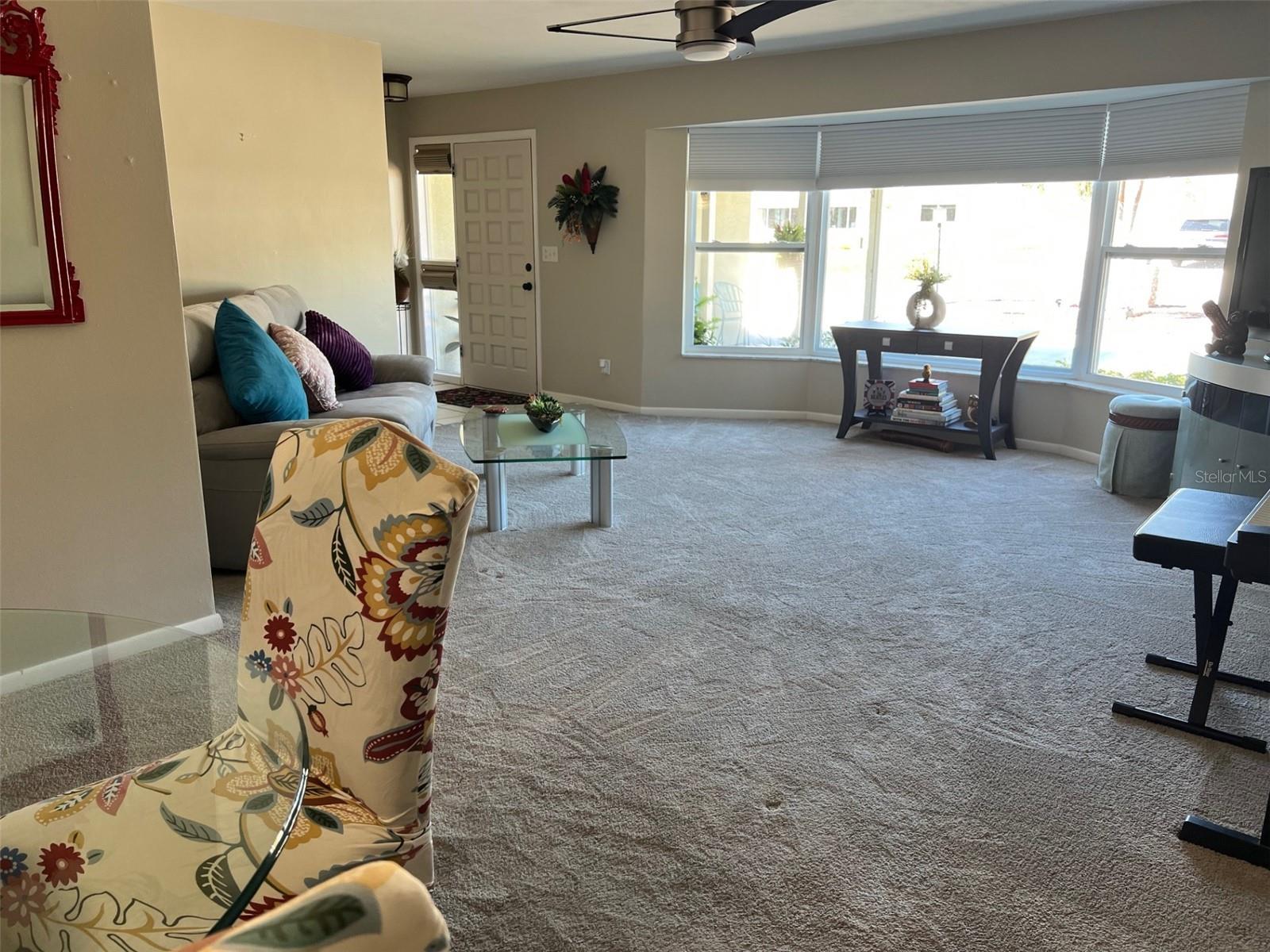855 Fountainhead Dr, Largo, FL 33770 photo