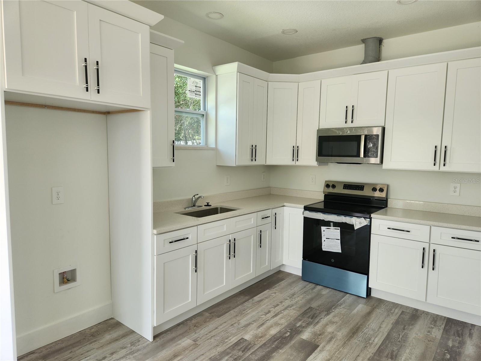926 11 Ave, Saint Petersburg, FL 33705 photo