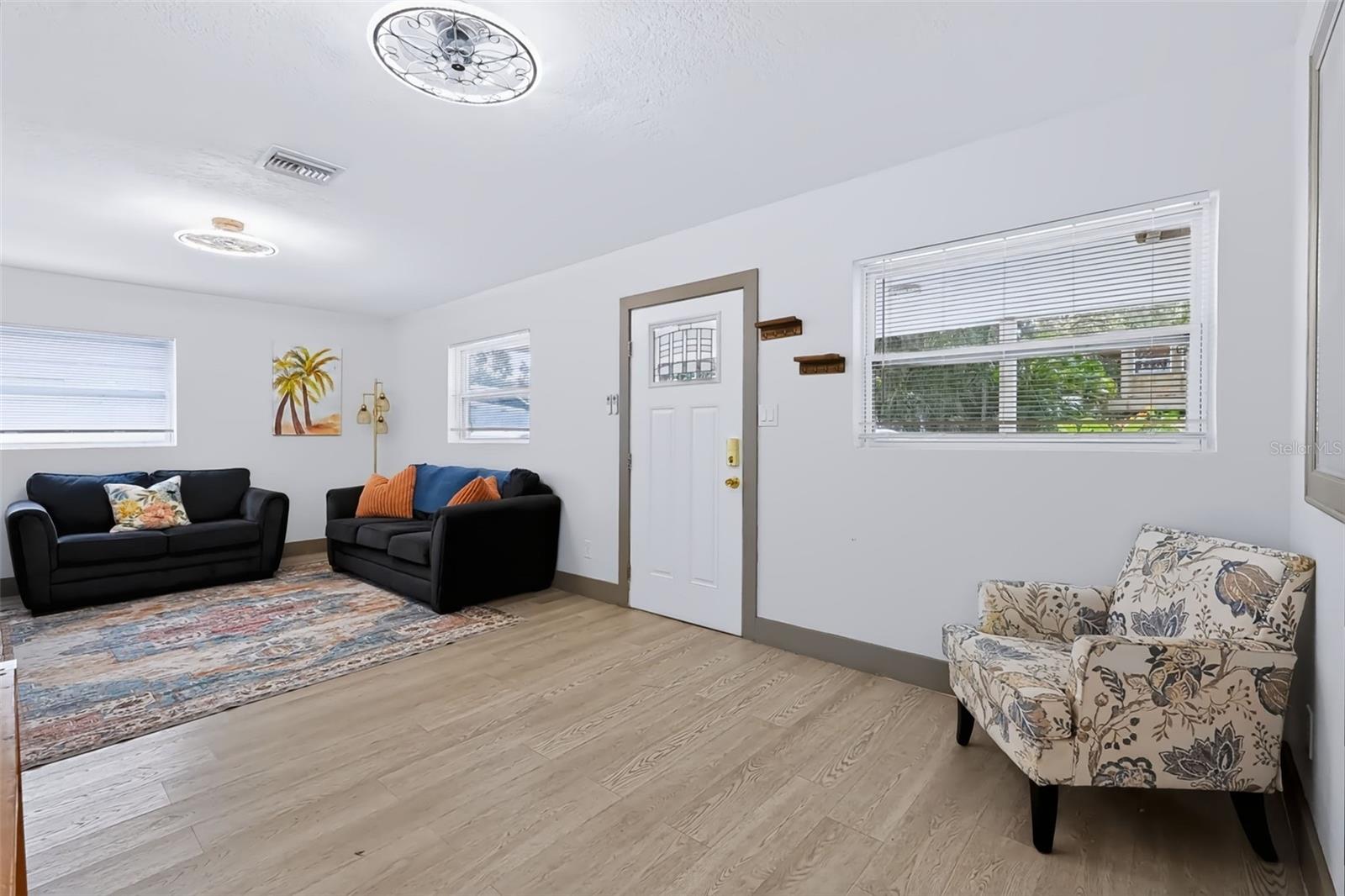 6691 56 Ave, Saint Petersburg, FL 33709 photo