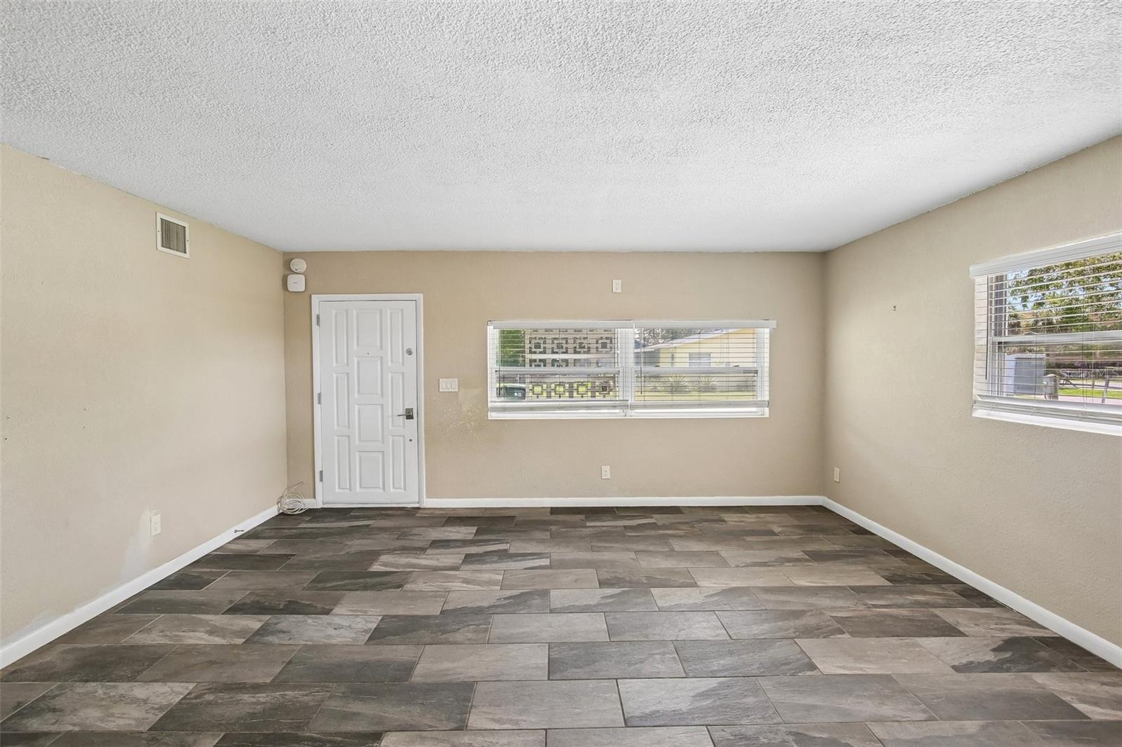114 Lake Judy Lee Dr, Largo, FL 33771 photo