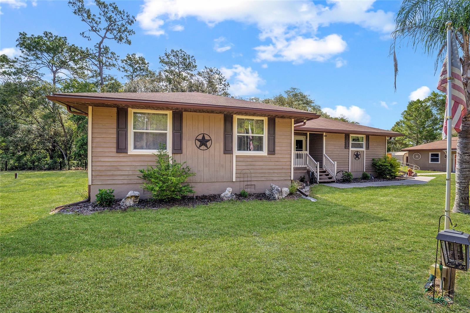 15755 SW 90 Ave, Dunnellon, FL 34432 photo