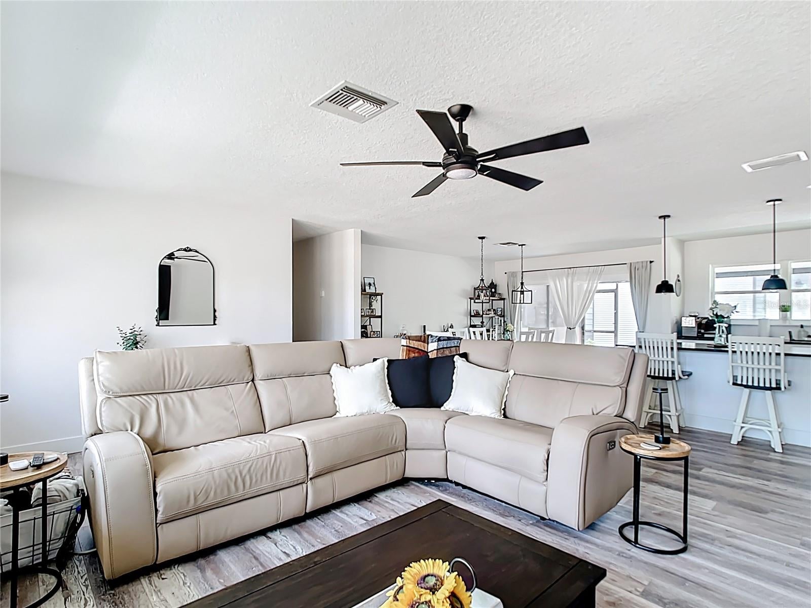 7374 Circle Dr, Lady Lake, FL 32159 photo