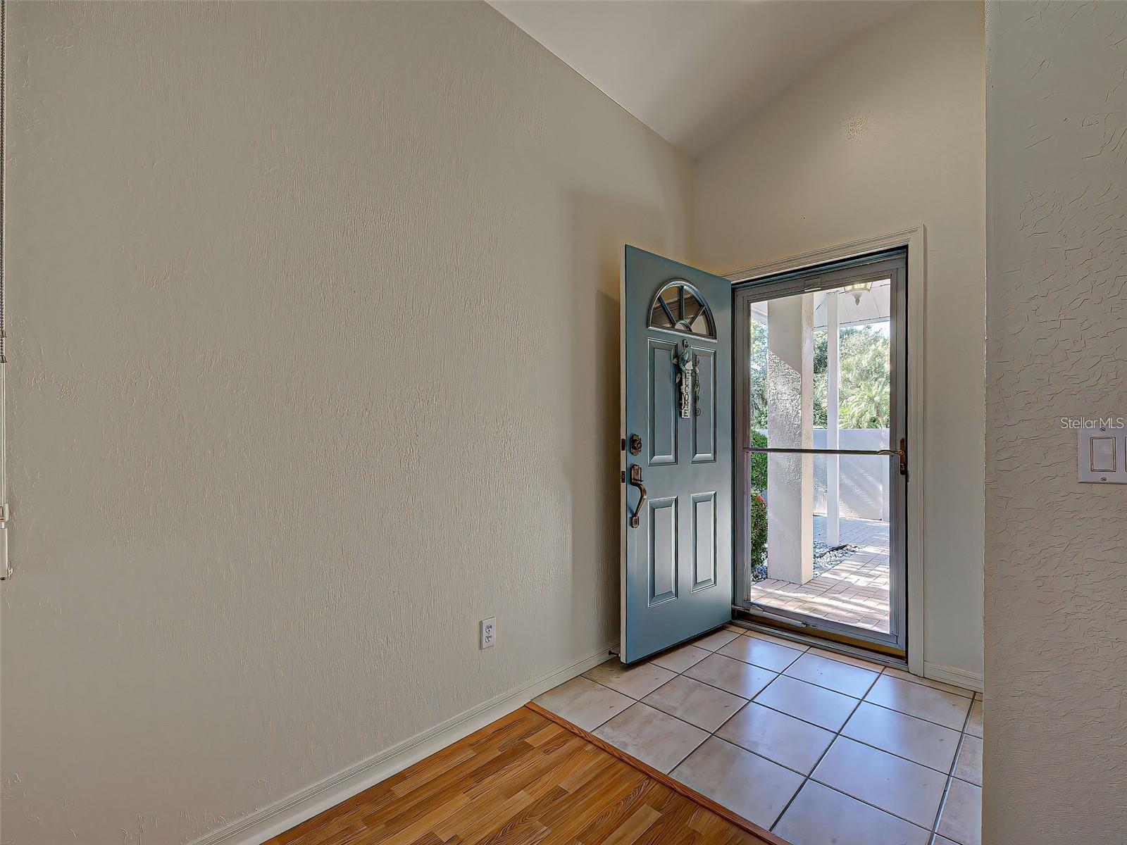 1275 Berkshire Cir, Venice, FL 34292 photo