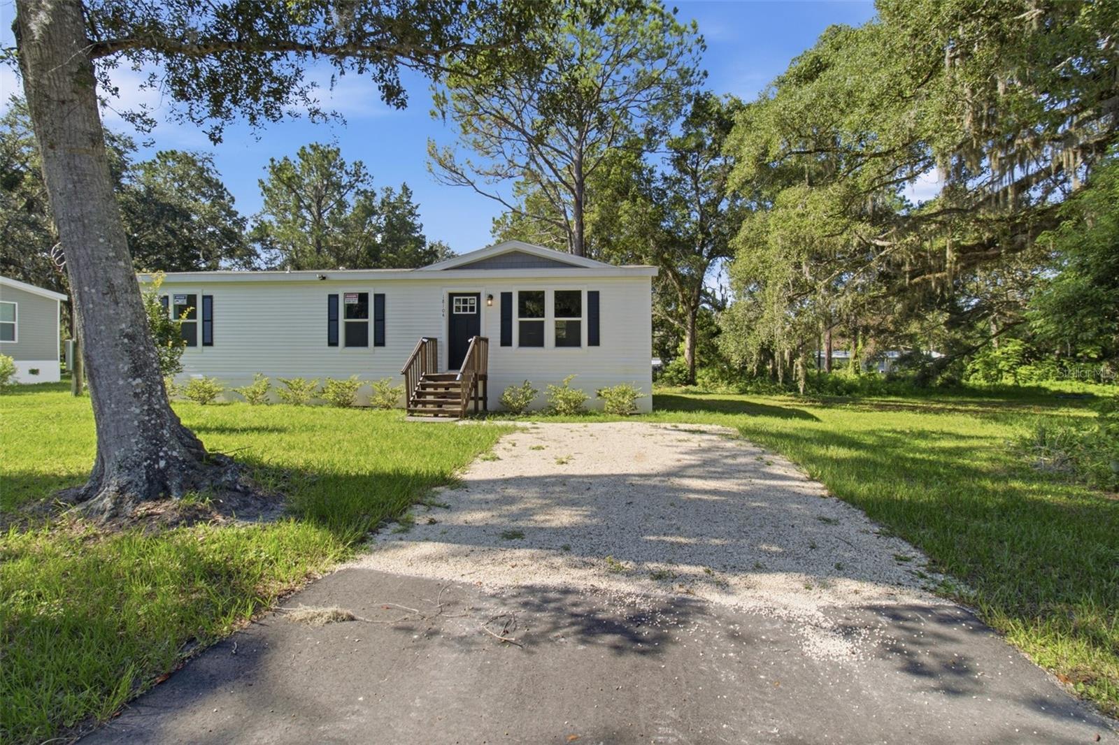 18104 Nicholas Ave, Brooksville, FL 34604 photo