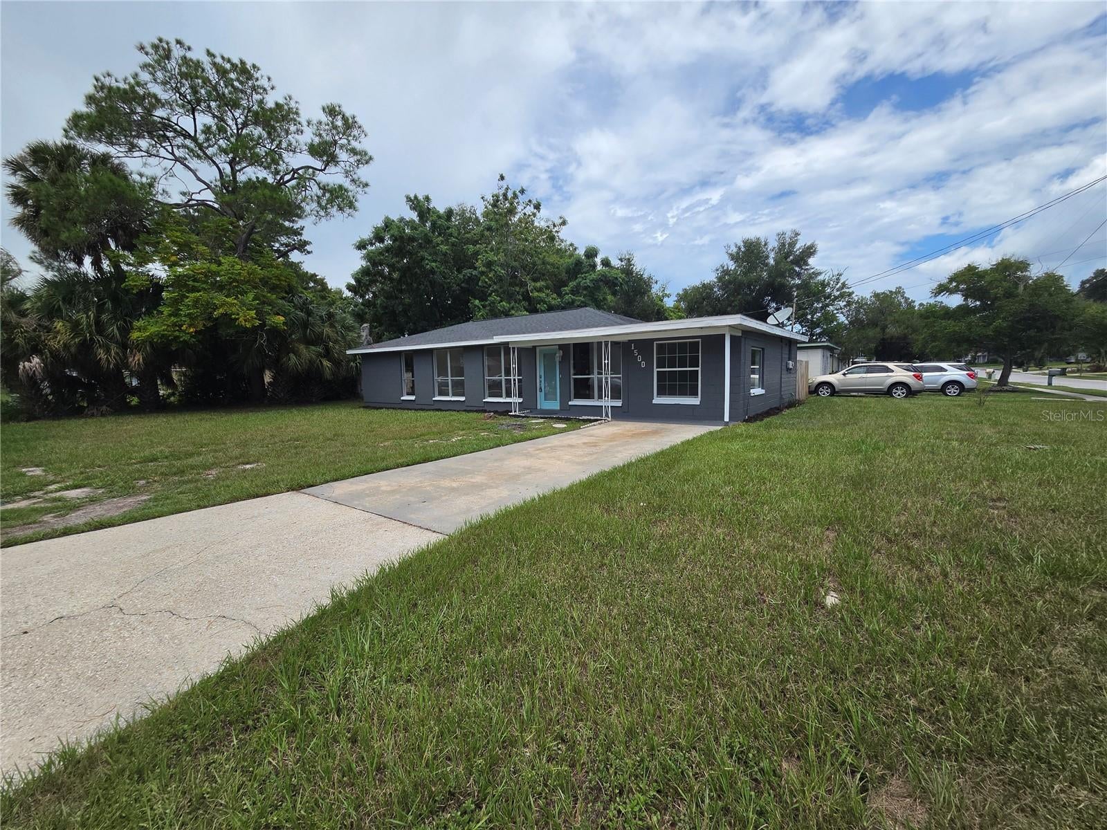1500 Crest Ave, Leesburg, FL 34748 photo
