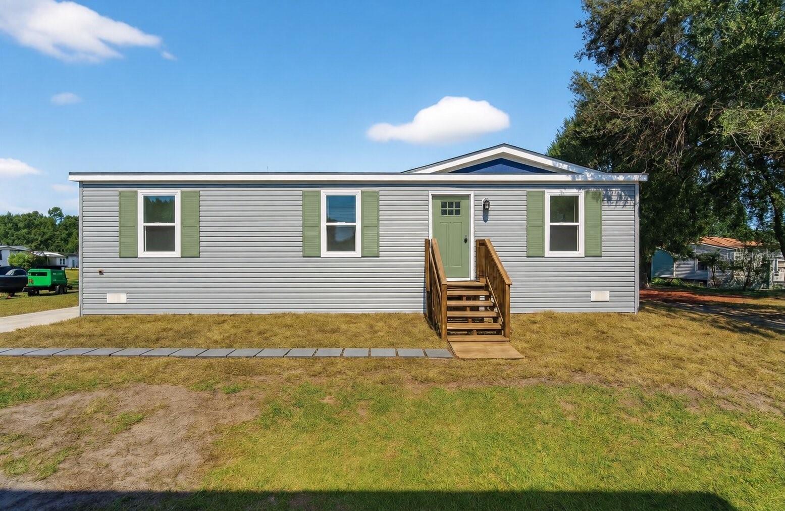 2207 Hialeah Ave, Leesburg, FL 34748