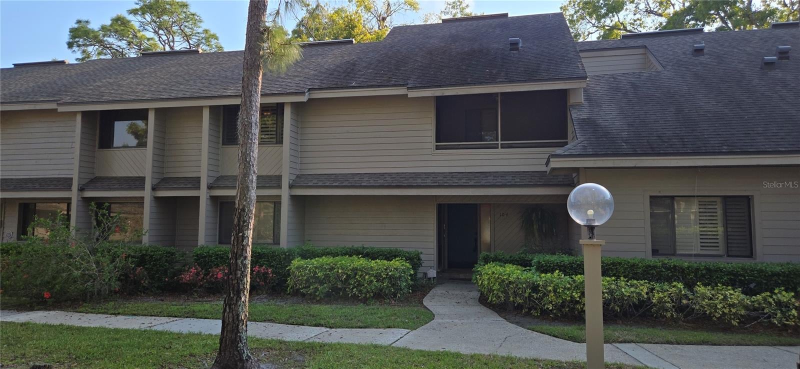 104 Mill Pond Rd, Palm Harbor, FL 34683