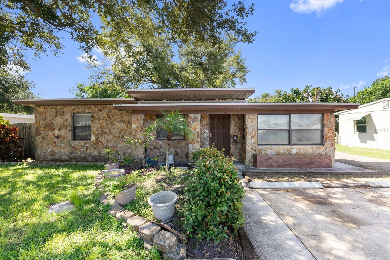 1124 54 Ave, Saint Petersburg, FL 33703