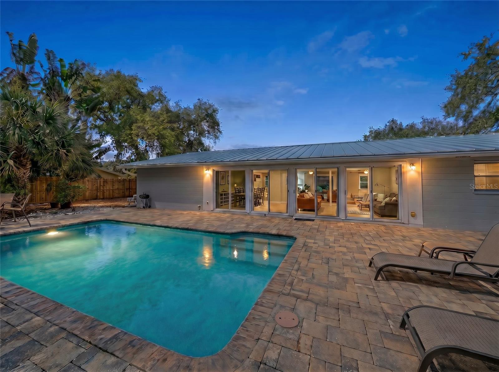 611 Venice Ln, Sarasota, FL 34242 photo