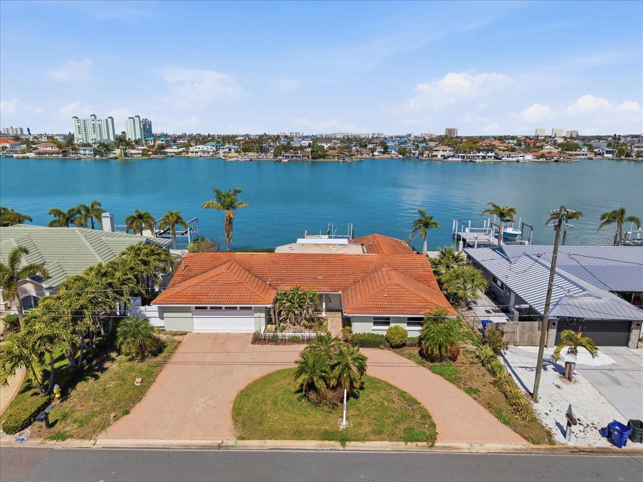411 55 Ave, St Pete Beach, FL 33706