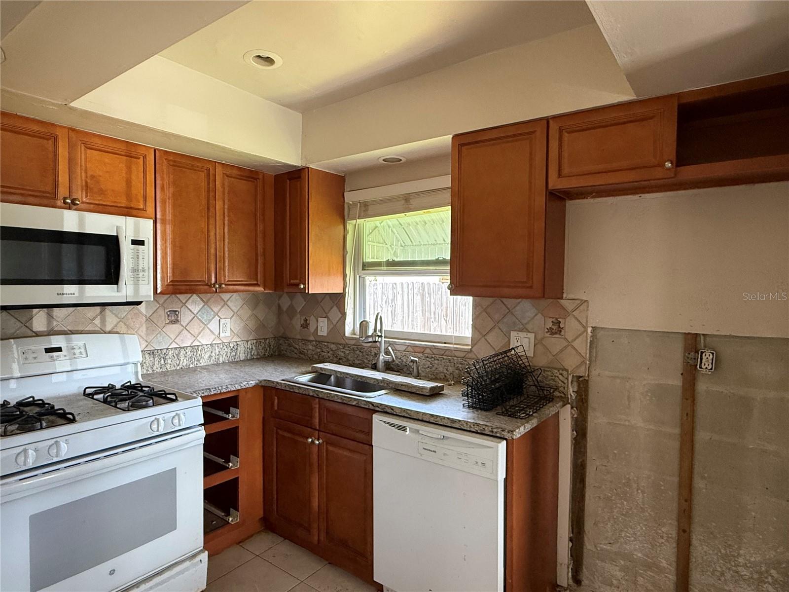 1841 Shore Acres Blvd, Saint Petersburg, FL 33703 photo