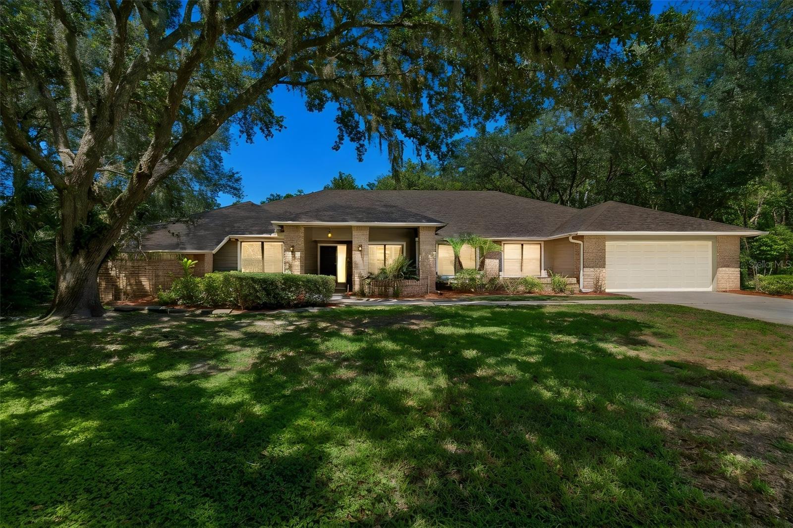 5804 Ainsworth Ct, Tampa, FL 33647