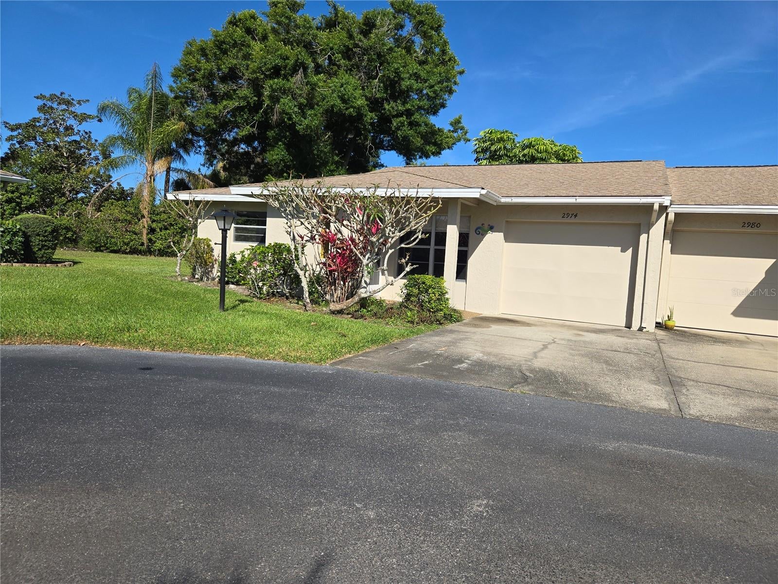 2974 Captiva Gardens Dr, Sarasota, FL 34231