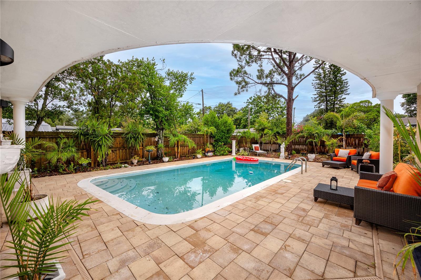755 43 St, Saint Petersburg, FL 33713 photo
