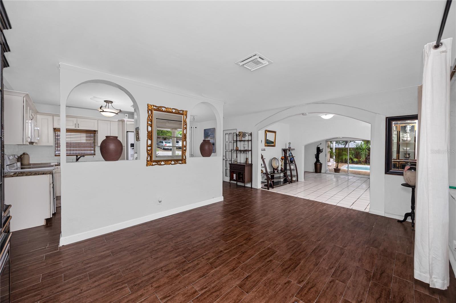 755 43 St, Saint Petersburg, FL 33713 photo