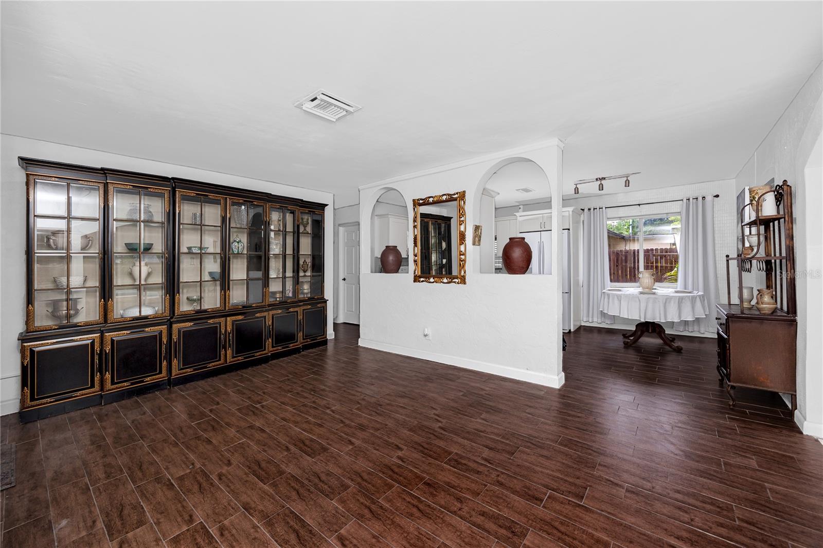 755 43 St, Saint Petersburg, FL 33713 photo