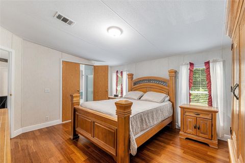 Manufactured Home in NEWBERRY FL 610 NW 251ST STREET 25.jpg