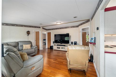 Manufactured Home in NEWBERRY FL 610 NW 251ST STREET 4.jpg