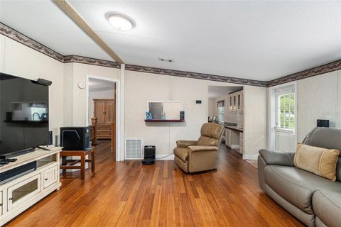 Manufactured Home in NEWBERRY FL 610 NW 251ST STREET 8.jpg