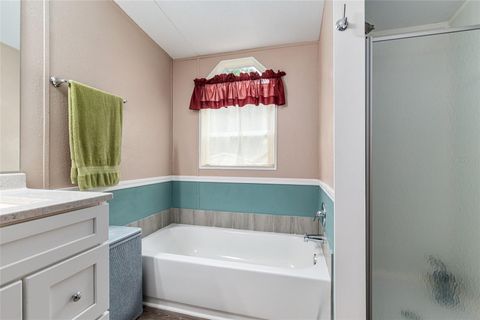 Manufactured Home in NEWBERRY FL 610 NW 251ST STREET 31.jpg