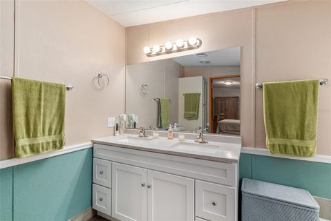 Manufactured Home in NEWBERRY FL 610 NW 251ST STREET 29.jpg