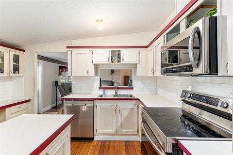 Manufactured Home in NEWBERRY FL 610 NW 251ST STREET 15.jpg