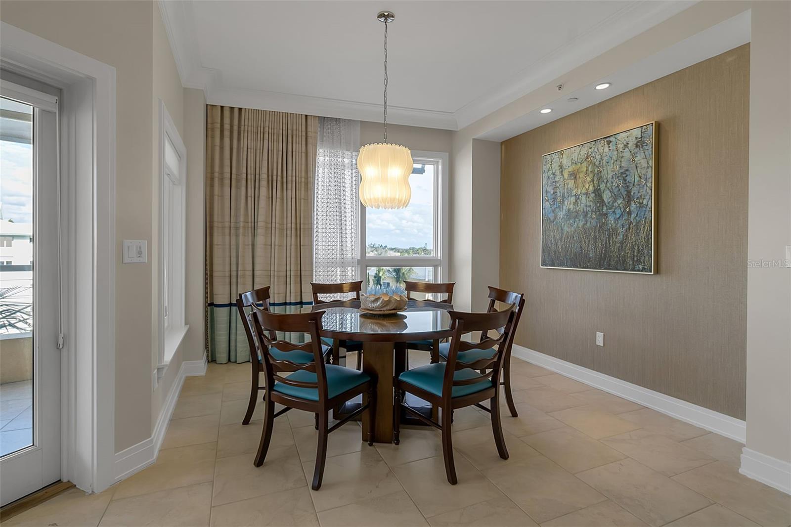915 Seaside Dr #410 WEEKS 4 7, Sarasota, FL 34242 photo