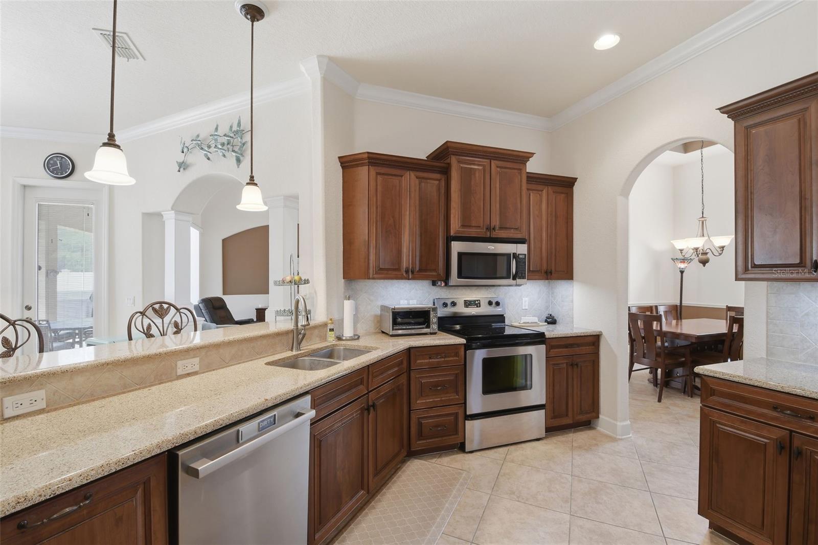 114 Viola Dr, Auburndale, FL 33823 photo