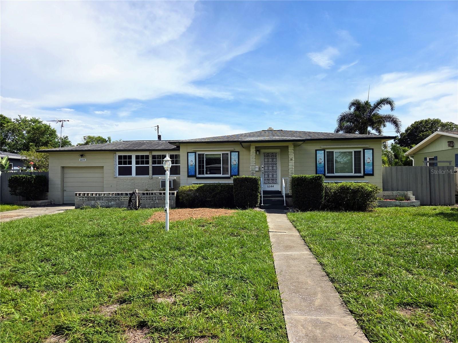 6044 Burlington Ave, Saint Petersburg, FL 33710