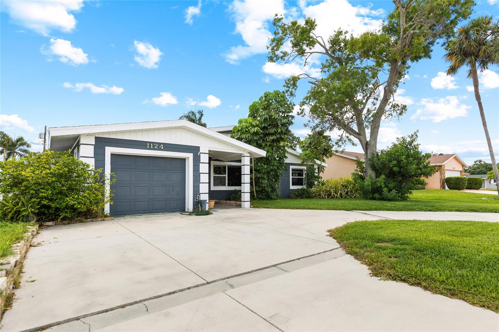 1124 40 Ave, Saint Petersburg, FL 33703 photo