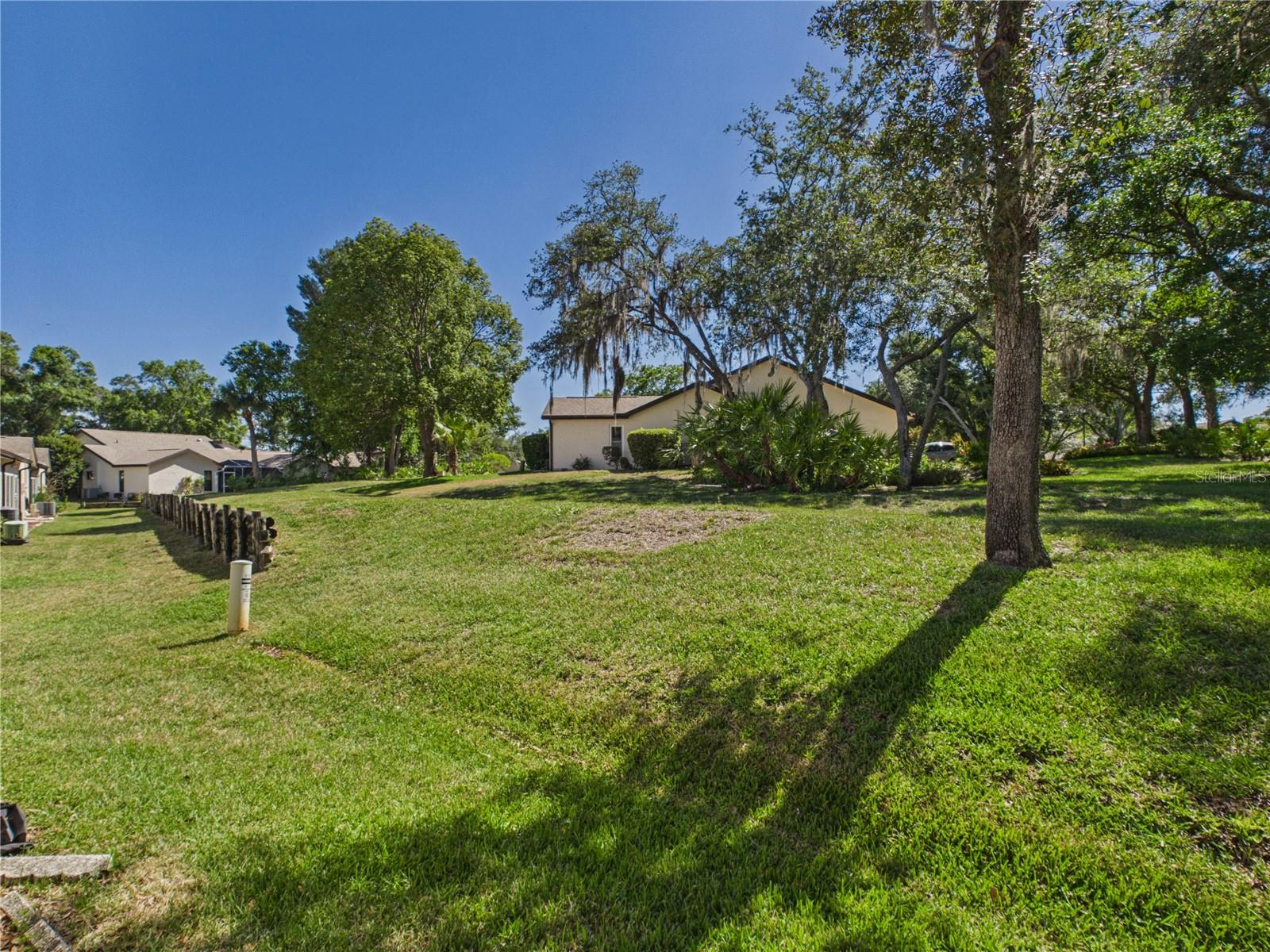 7511 Heather Walk Dr, Weeki Wachee, FL 34613 photo