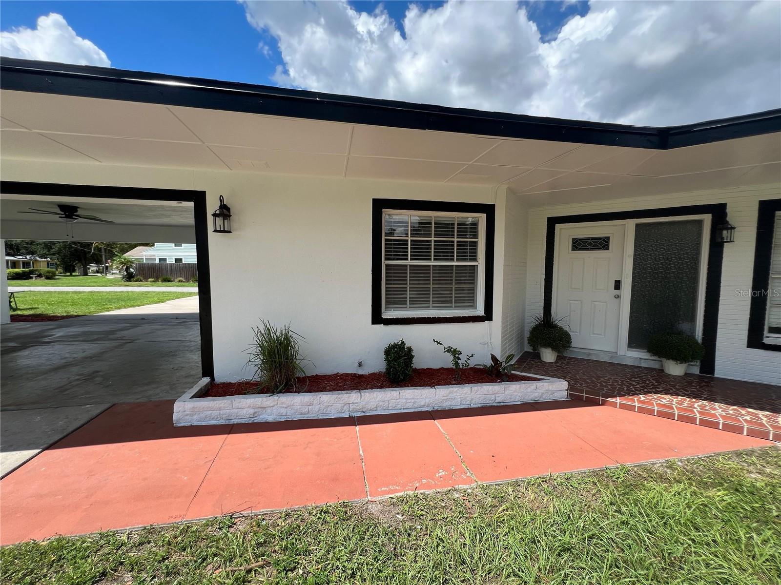 10909 W Elbow Dr, Tampa, FL 33612 photo