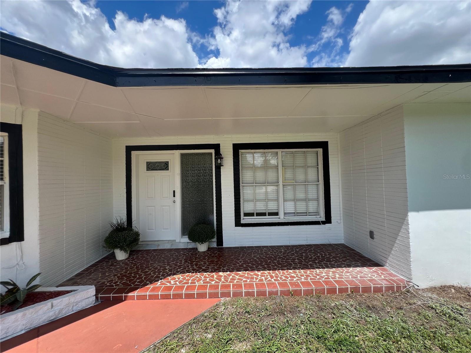 10909 W Elbow Dr, Tampa, FL 33612 photo