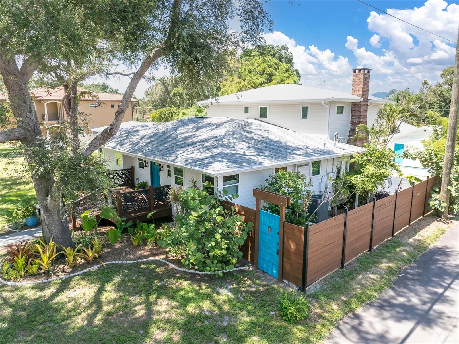 6921 Mango Ave, Saint Petersburg, FL 33707 photo