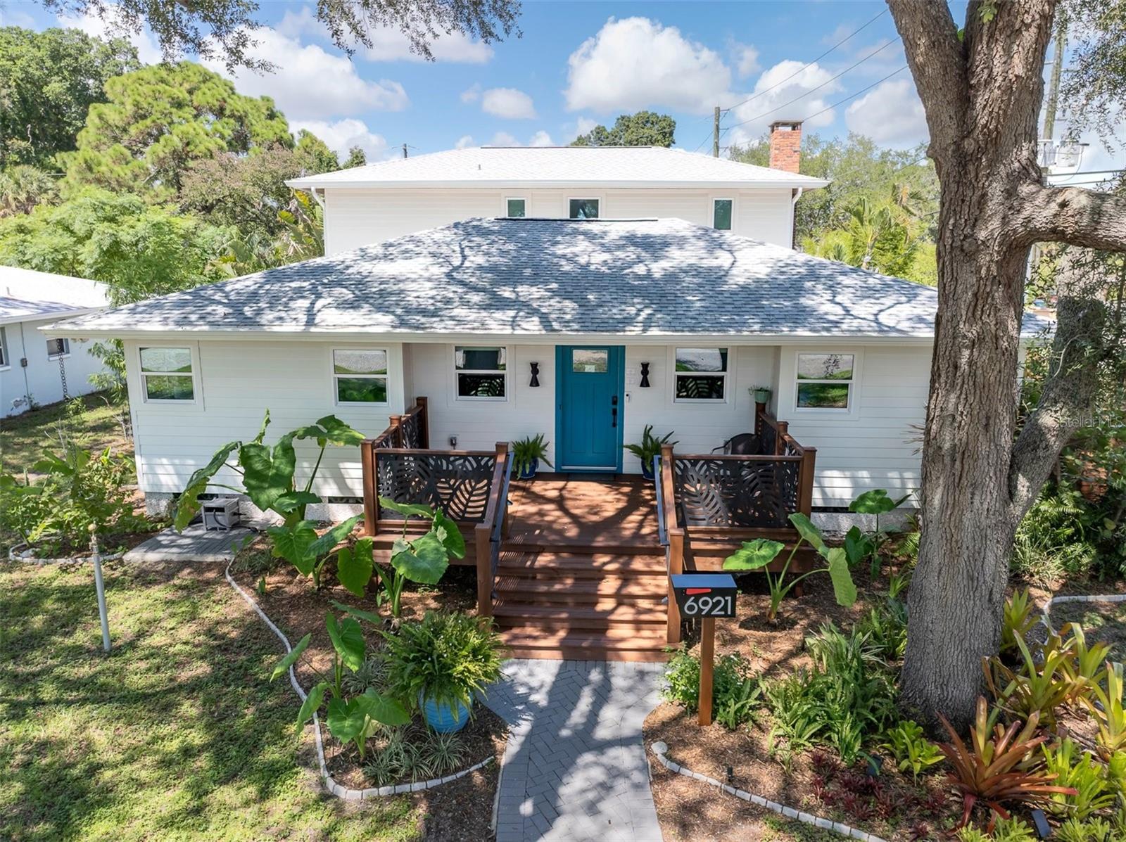 6921 Mango Ave, Saint Petersburg, FL 33707