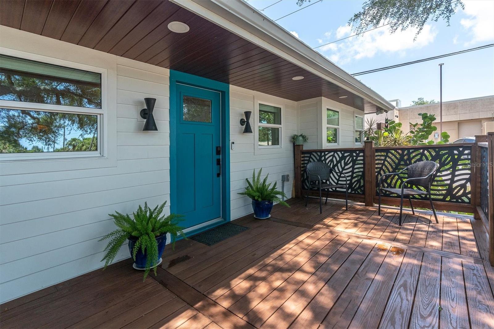 6921 Mango Ave, Saint Petersburg, FL 33707 photo