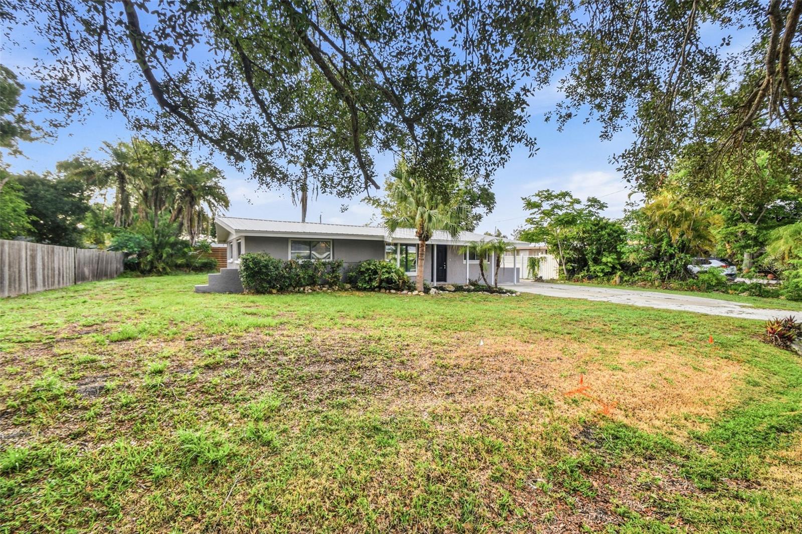 5917 Olive Ave, Sarasota, FL 34231 photo