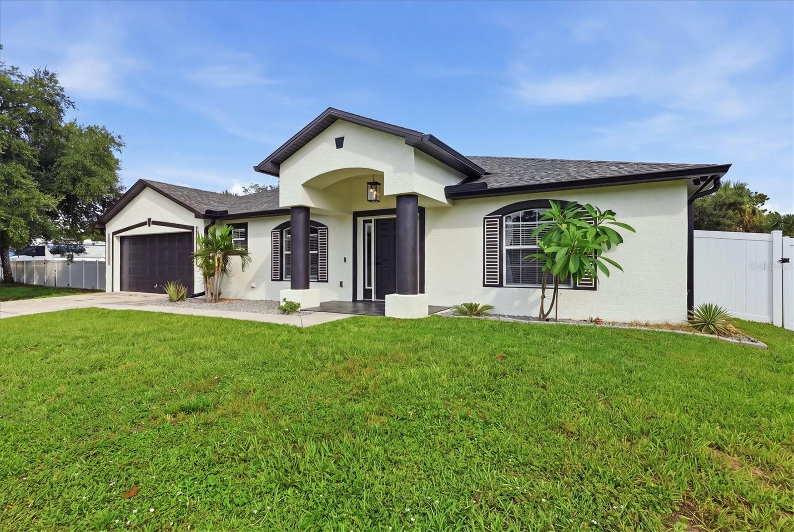 281 Pembroke Dr, Port Charlotte, FL 33954 photo