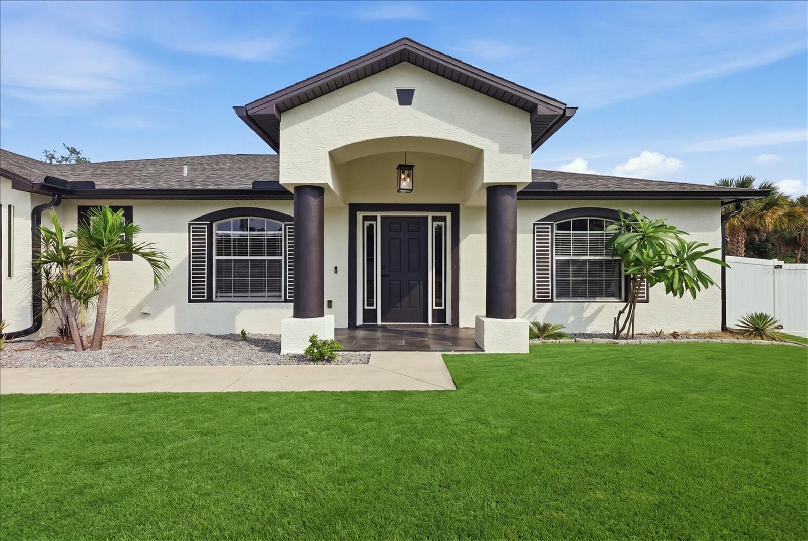 281 Pembroke Dr, Port Charlotte, FL 33954 photo