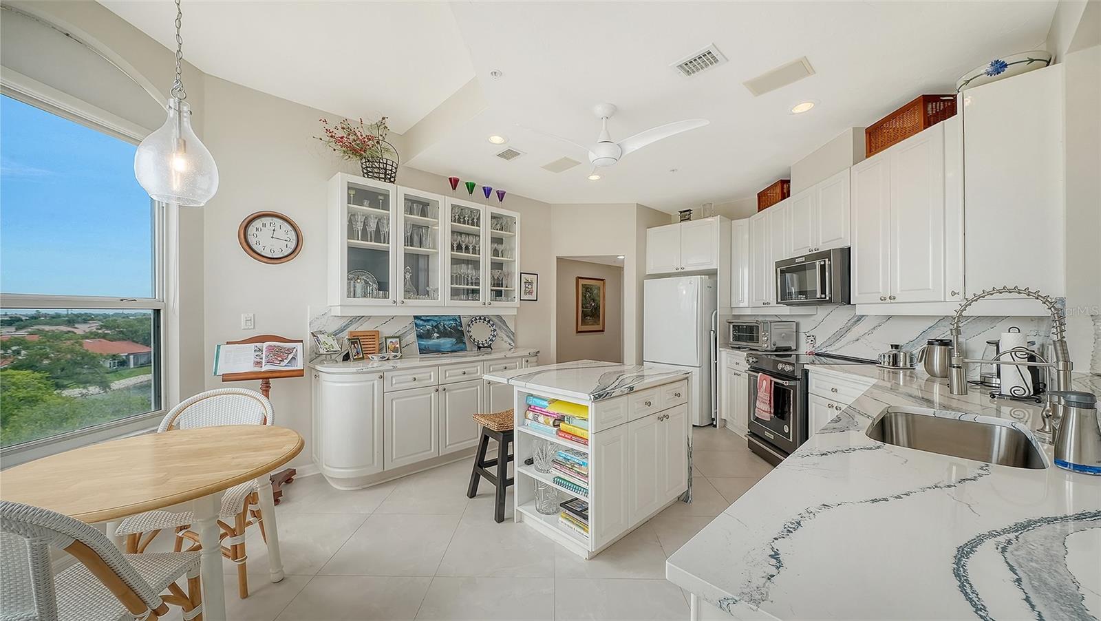 5420 Eagles Point Cir #406, Sarasota, FL 34231 photo