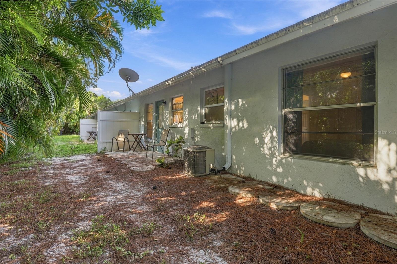 4001 Groveland Ave, Sarasota, FL 34231 photo