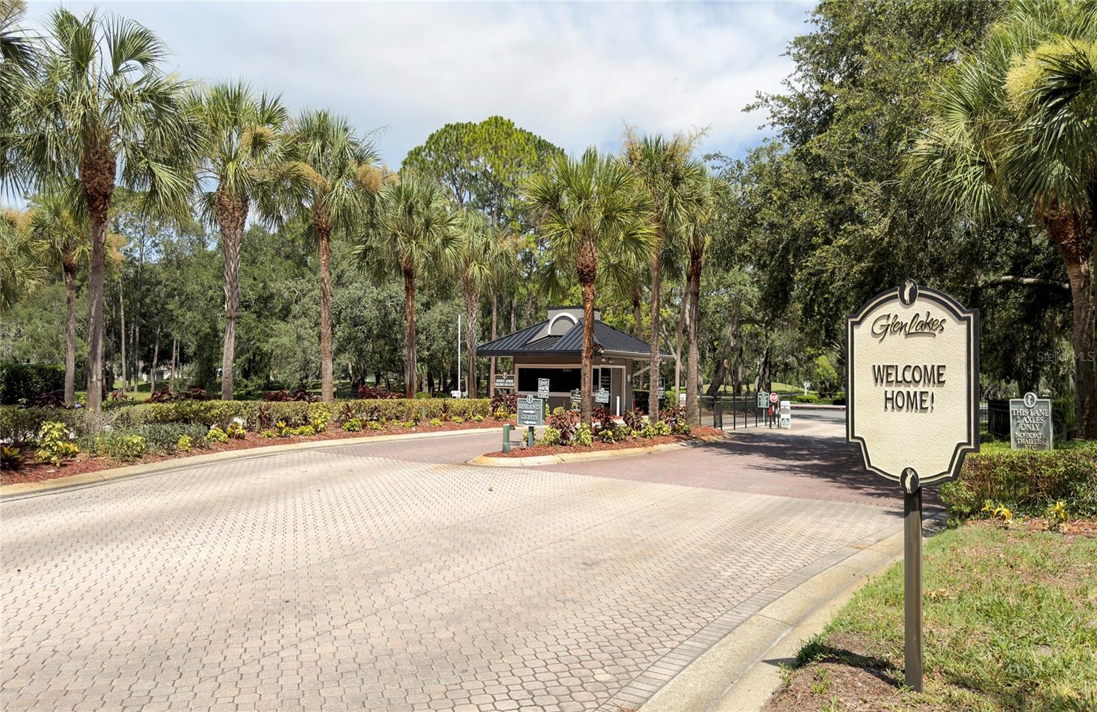 9685 Southern Belle Dr, Weeki Wachee, FL 34613 photo
