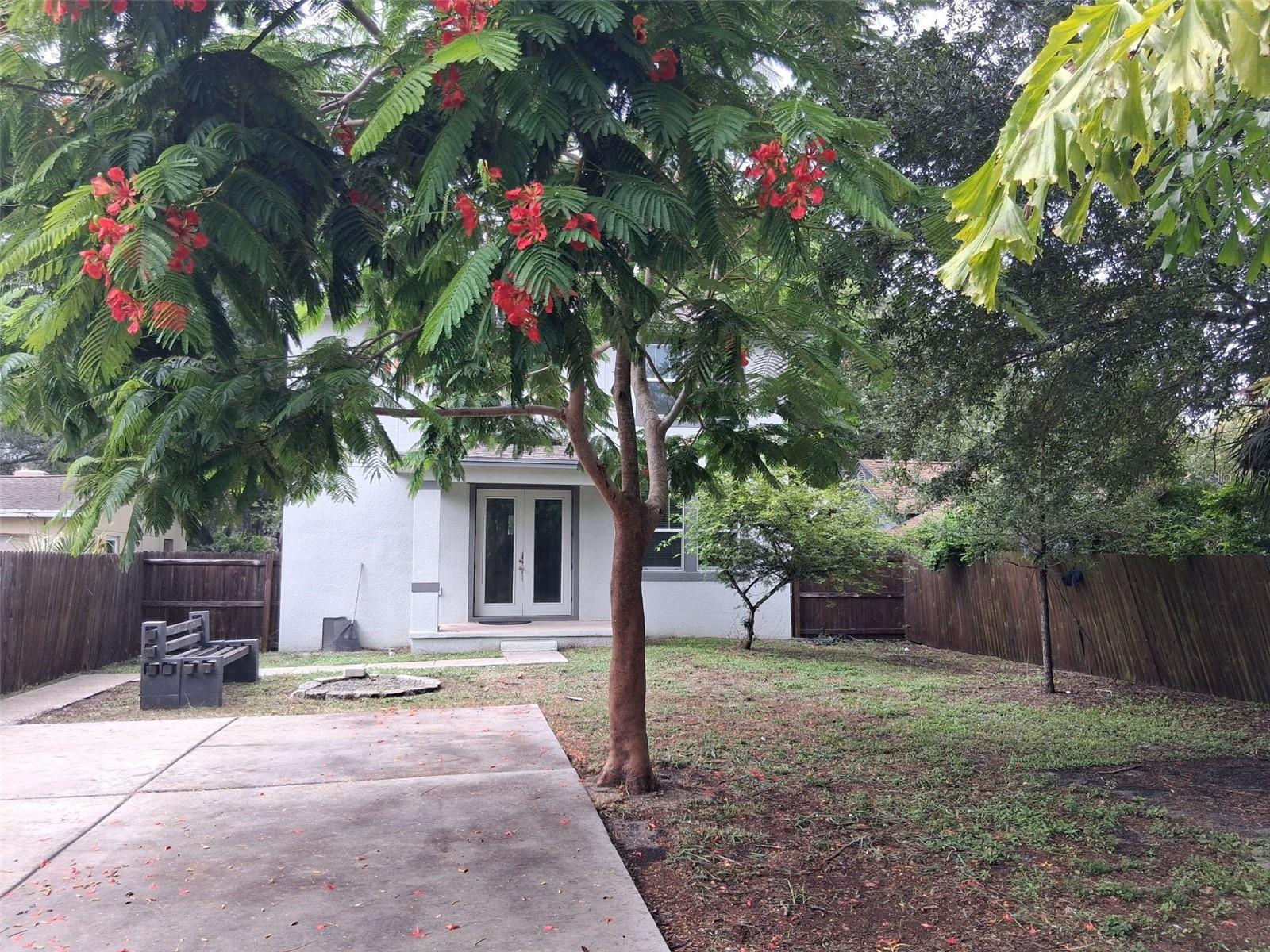 2736 S 3 Ave, Saint Petersburg, FL 33701 photo