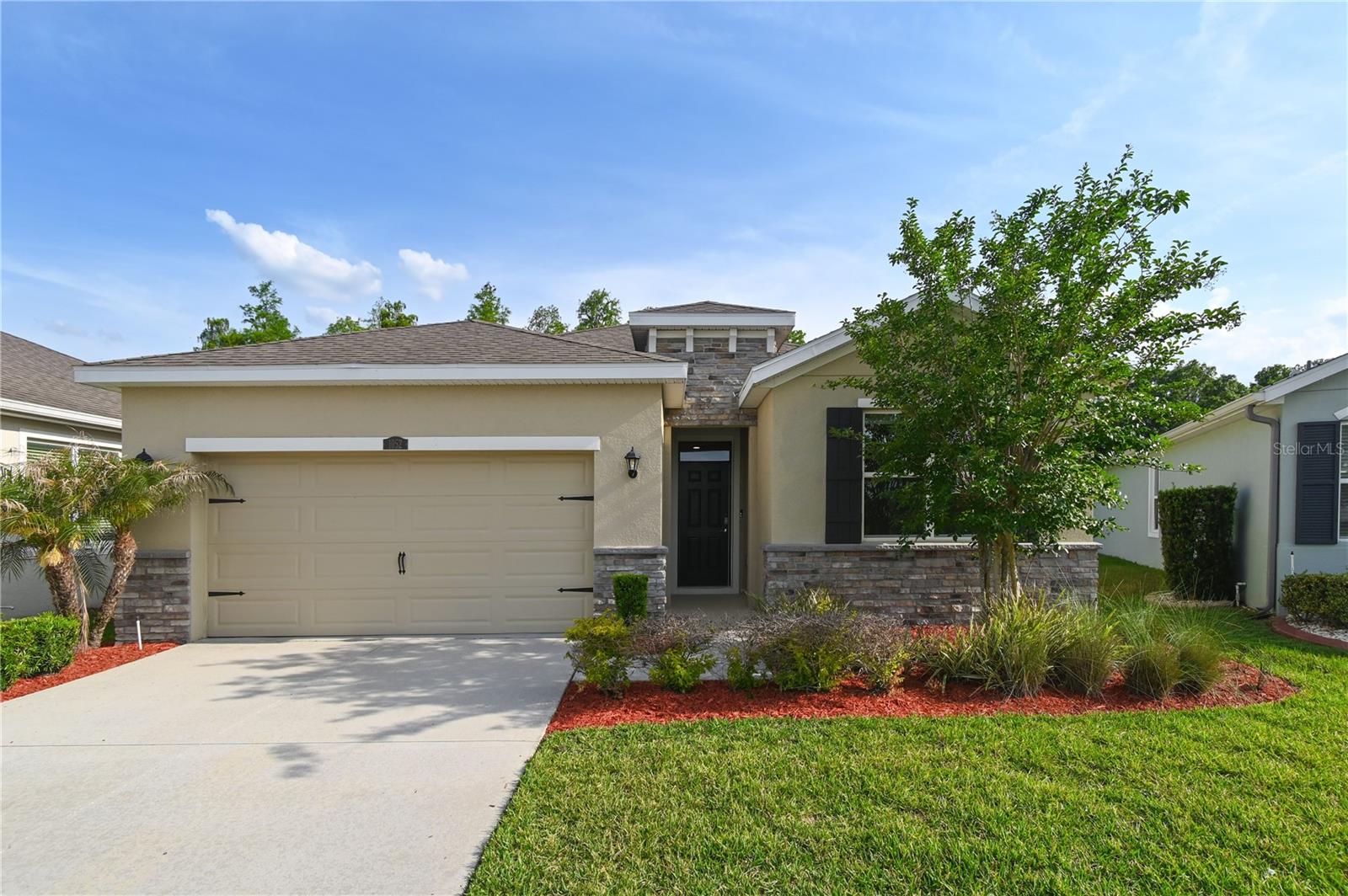 1052 Manzanar Pl, Wesley Chapel, FL 33543