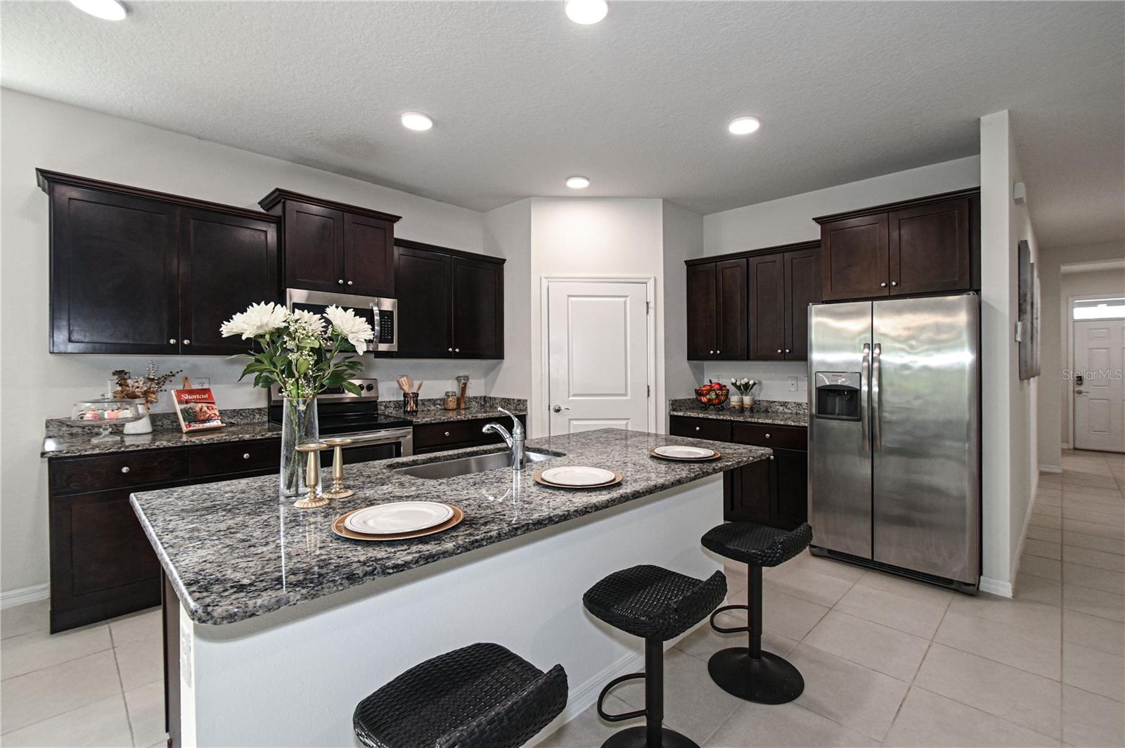 1052 Manzanar Pl, Wesley Chapel, FL 33543 photo