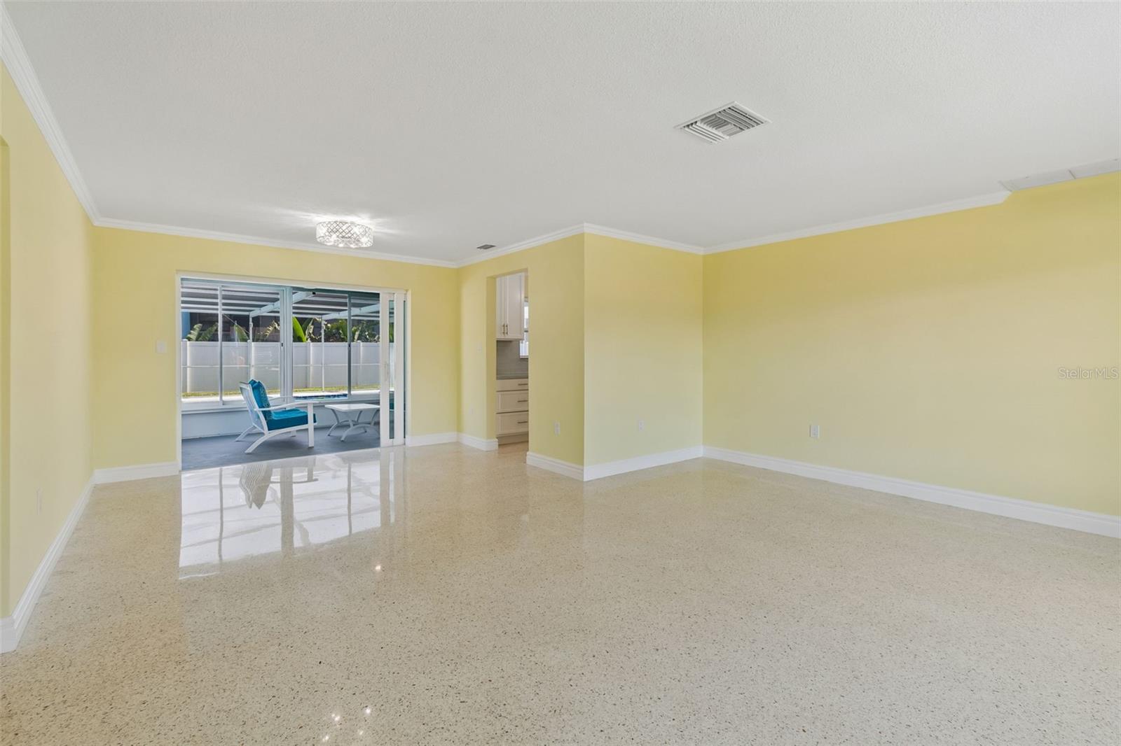 4388 50 Pl, Saint Petersburg, FL 33711 photo
