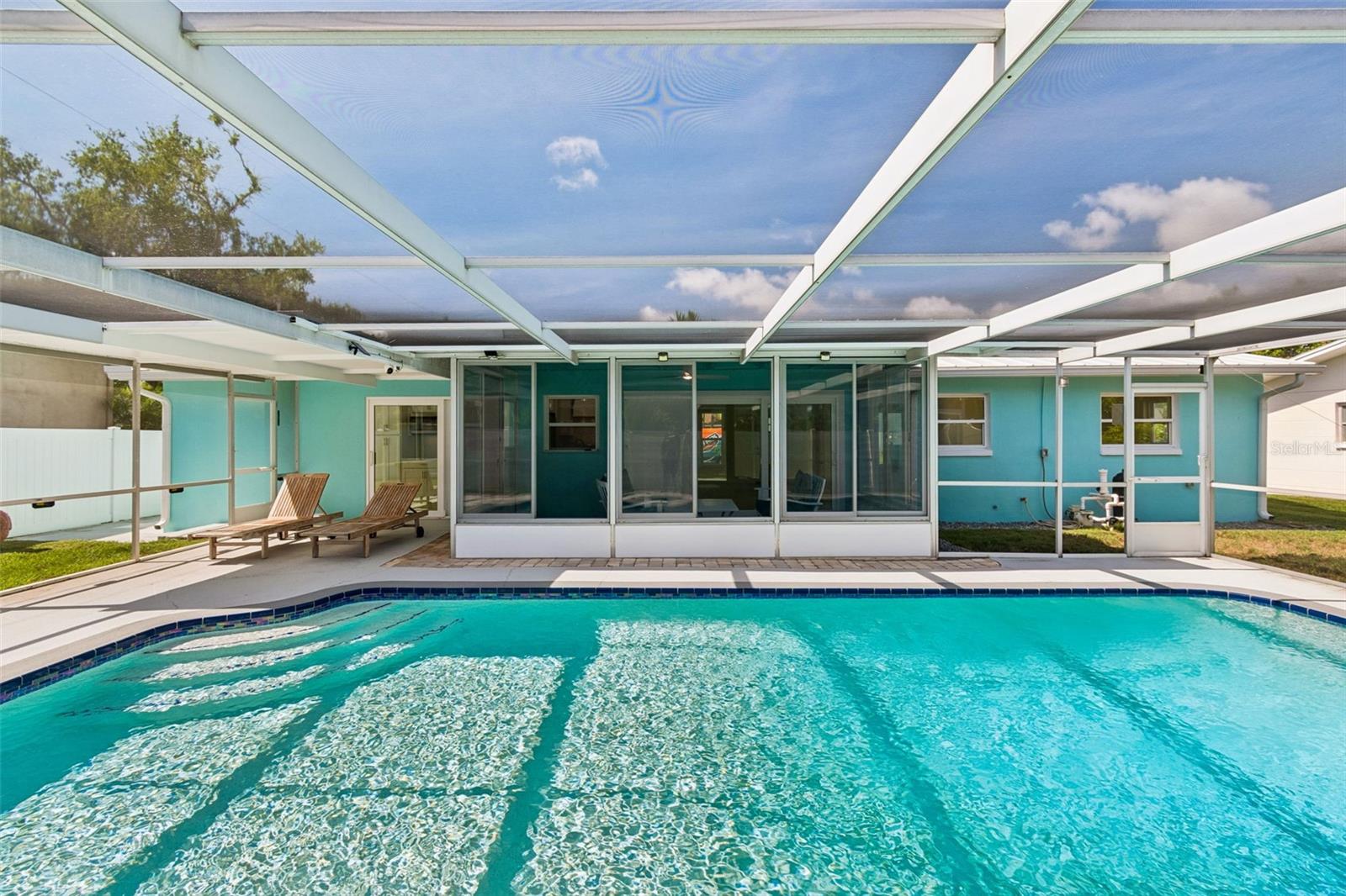4388 50 Pl, Saint Petersburg, FL 33711 photo